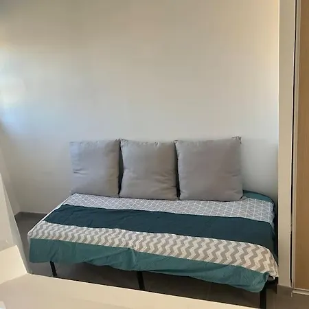 Belle Avec Terrasse Pechbonnieu