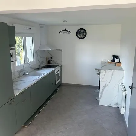 Belle Avec Terrasse * Pechbonnieu